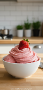 strawberry-frozen-yogurt--easy-summer-recipe--_feature